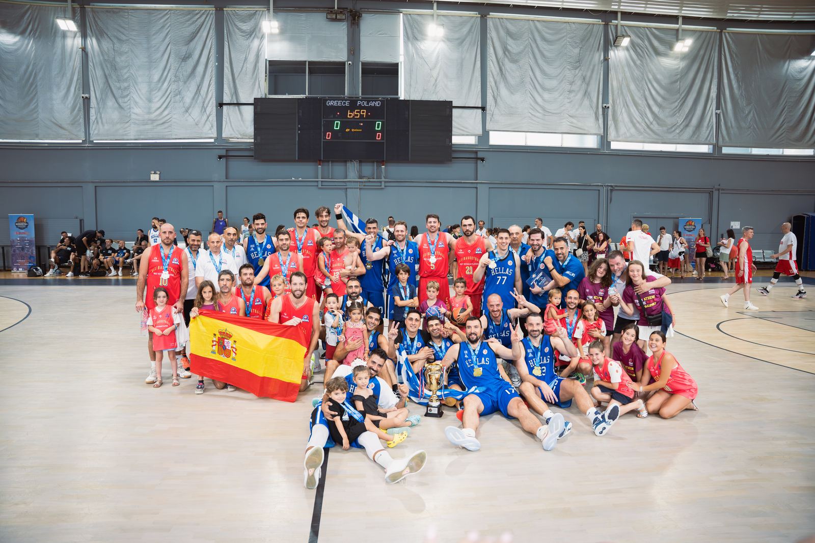 Todos los equipos MVPs con la bandera