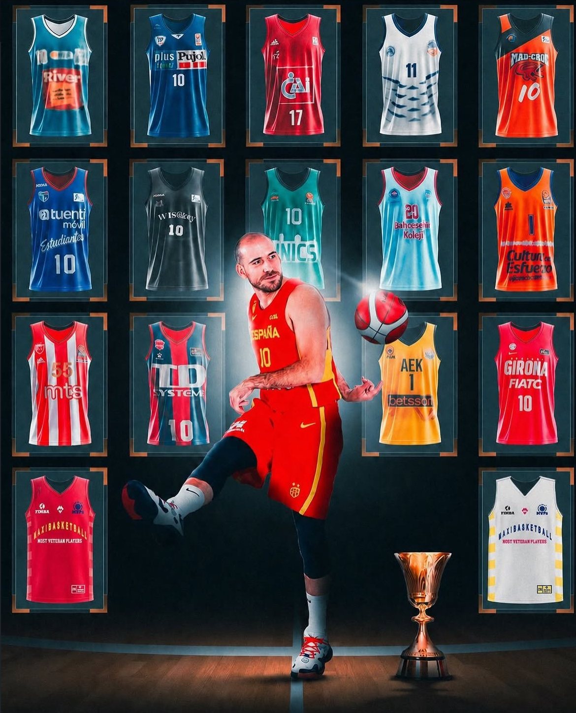 Quino Colom ante la pared con las camisetas de su carrera