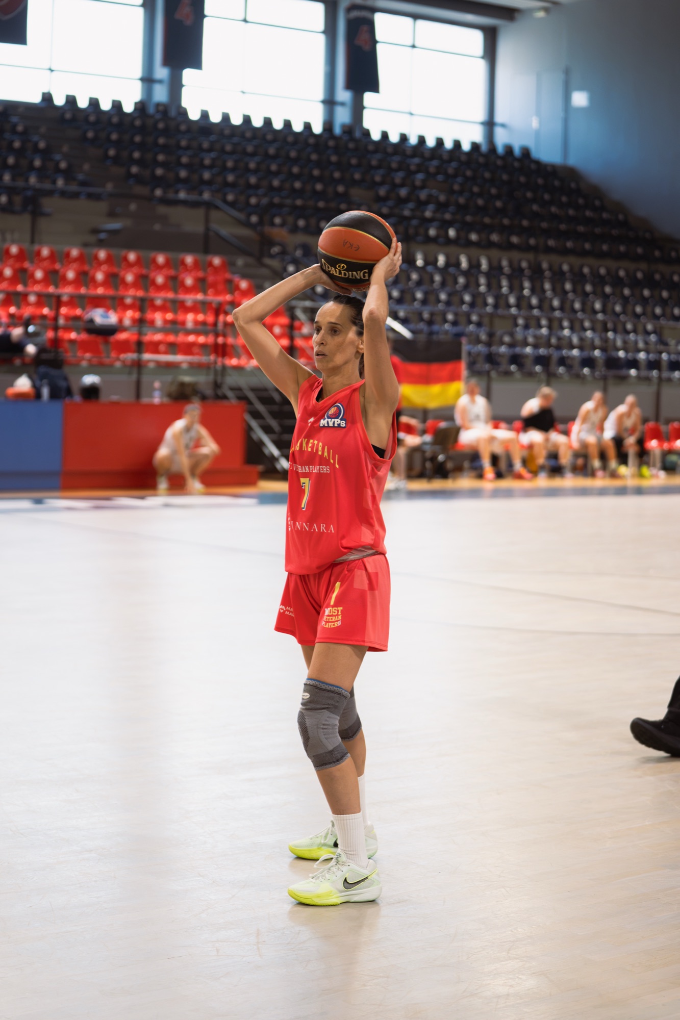 Jugadora de los MVPs preparando el tiro en el Europeo